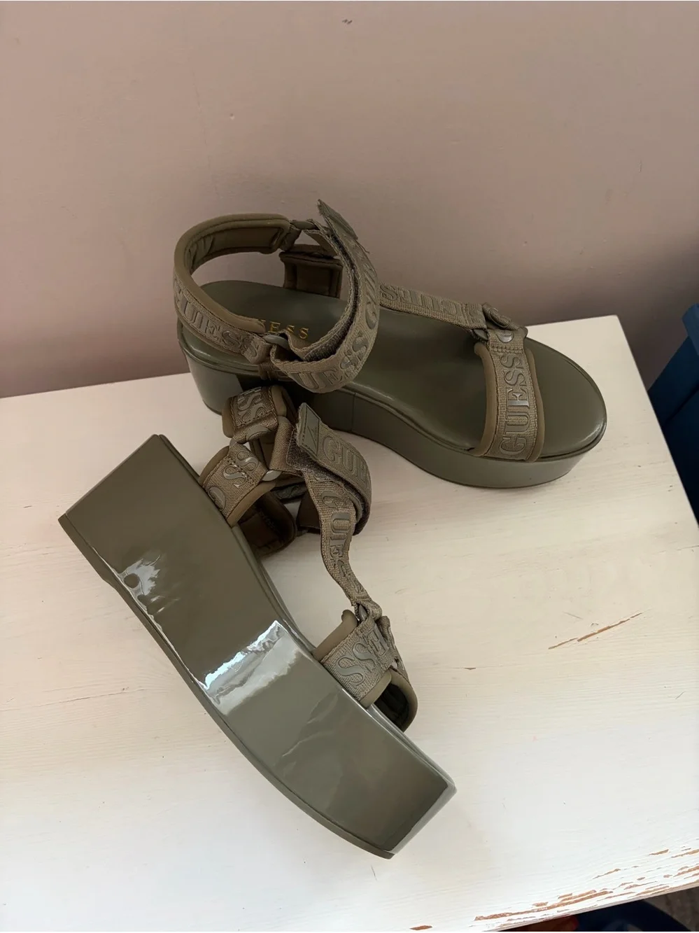 GUESS Olive Platform Logo Sandals 7.5